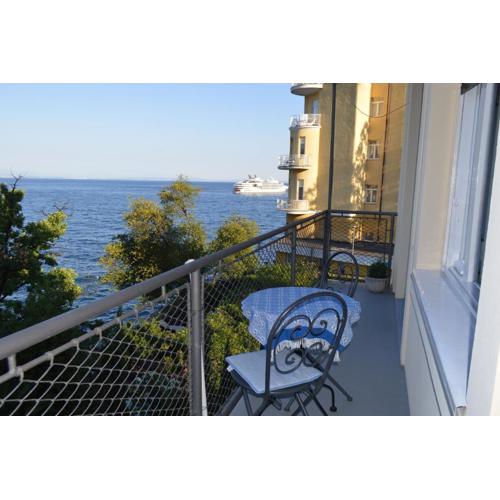 Leona Authentic Beachfront Villa 2BR APT