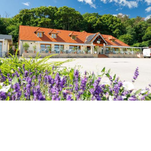Lepke Apartmanház és Étterem
