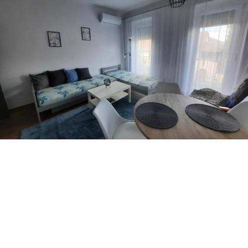Lezser apartman