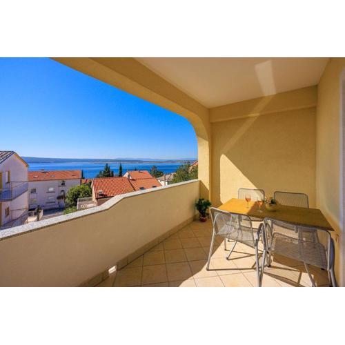 Lichtdurchflutetes Apartment nur 350 Meter zum Strand mit herrlichem Meerblick