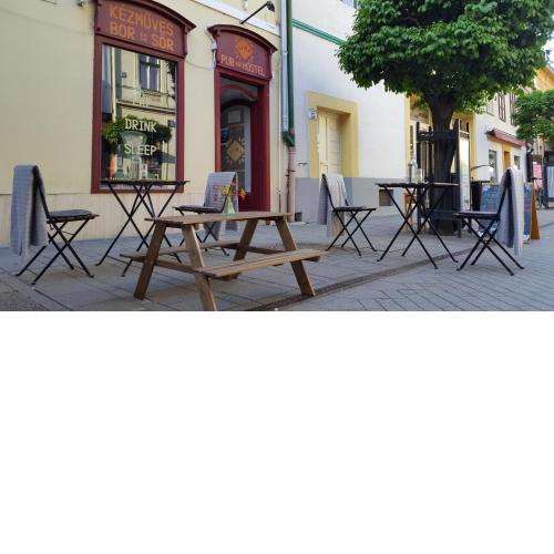Lima Hostel Győr
