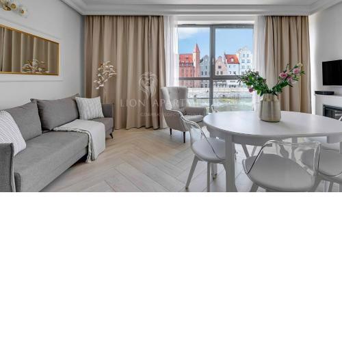 Lion Apartments - The Palace premium apartment with Old City & River View