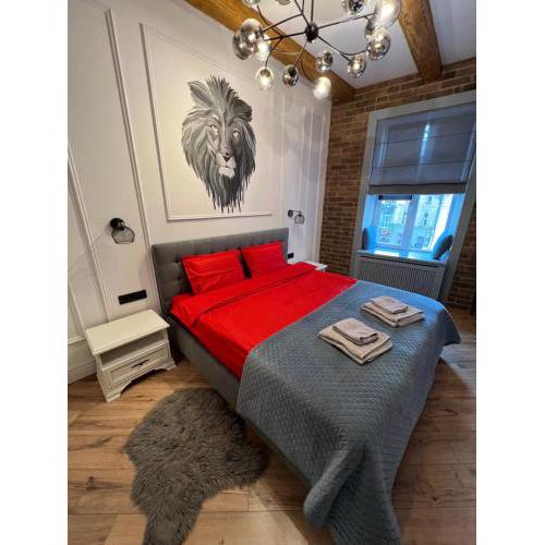 Lion's Gate Apartment