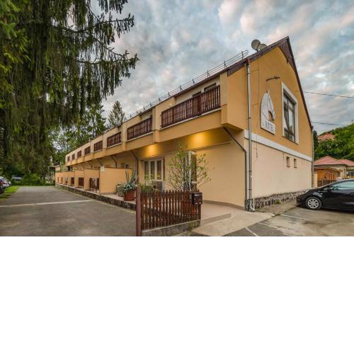 Lipicai Hotel és Étterem