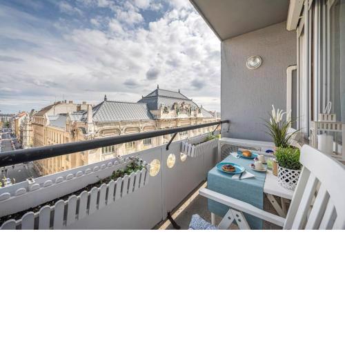 Liszt Ferenc Square Panorama Apt