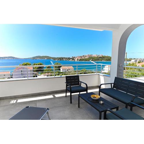 Lity Green Apt