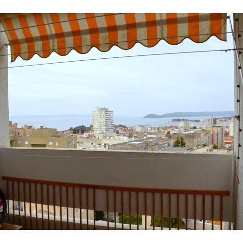 LOLLIPOP - Sunny, spacious, funky with stunning view