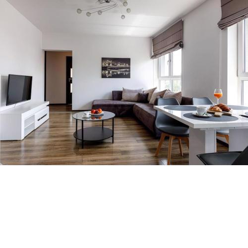 Сlose-Urban Chic - Great Location - 2 Bedrooms& Legnicka