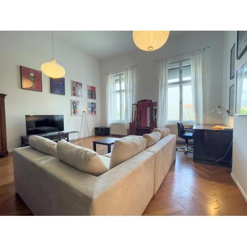 Lotus - Designer apt in city center