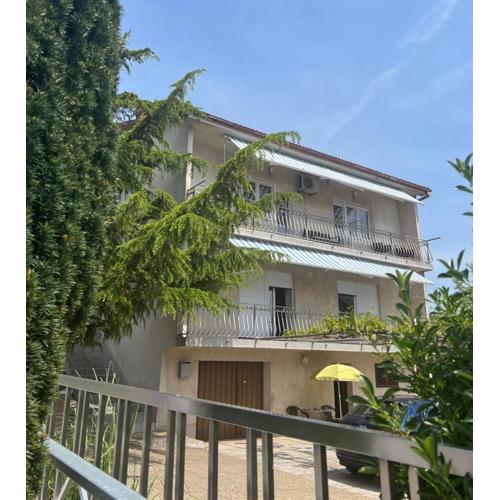 LOTUS Holiday Apartment in Škrljevo