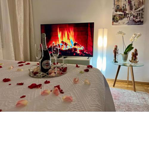 Louis & Elza Old Town Romantic apartments