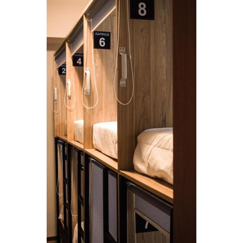Lounge Capsule Hostel