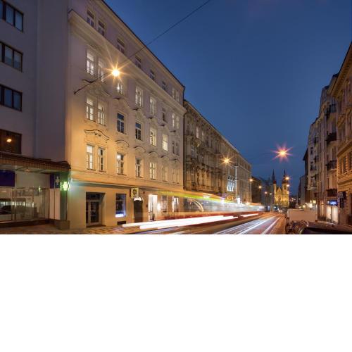 Louren Apartments