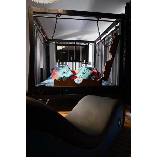 LOVE ROOMS APARTAMENT BDSM EXLUSIVE- adults only