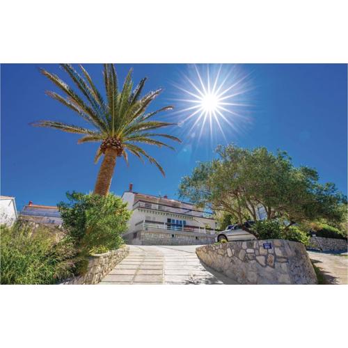 Lovely Apartment In Banjol With Wifi