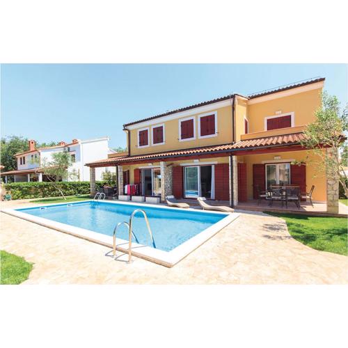 Lovely Apartment In Banjole With Wifi