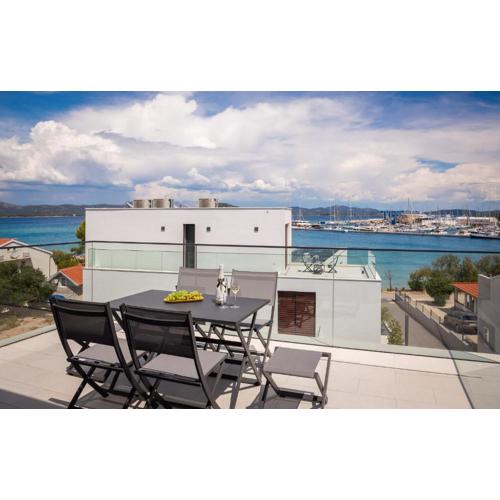 Lovely Apartment In Betina With Wifi