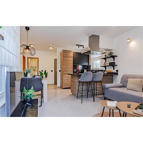 Lovely Apartment In Blato With Wifi