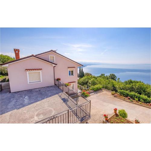 Lovely Apartment In Bregi With Wifi