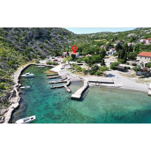 Lovely Apartment In Cesarica With Wifi