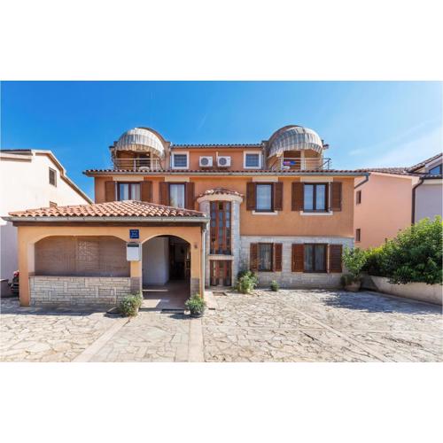 Lovely Apartment In Fazana With Wifi