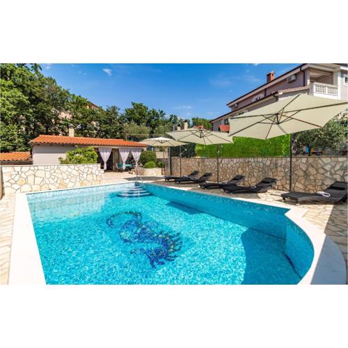 Lovely Apartment In Jadranovo With Wifi
