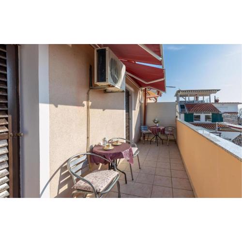 Lovely Apartment In Jadranovo With Wifi