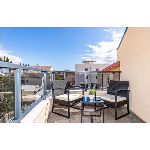 Lovely Apartment In Kastel Stari