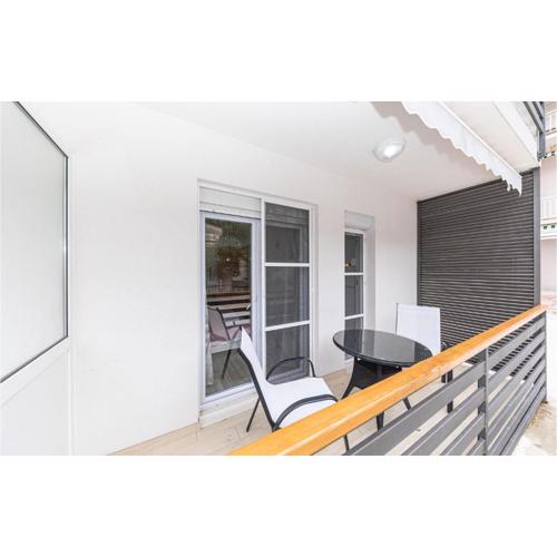 Lovely Apartment In Klek With Wifi