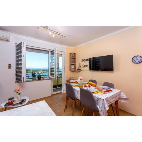 Lovely Apartment In Kraljevica