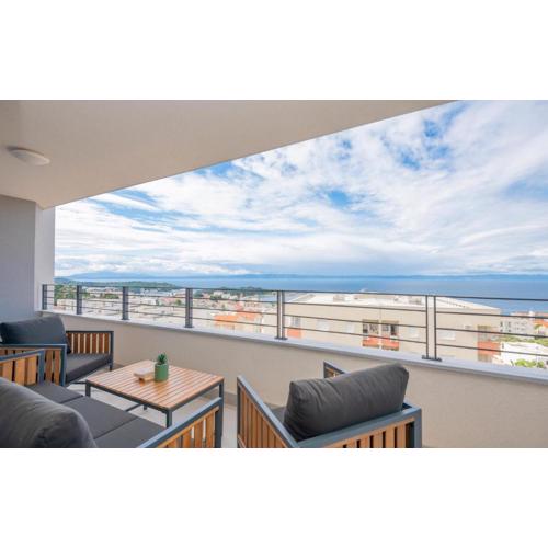 Lovely Apartment In Makarska With House Sea View