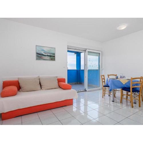 Lovely Apartment in Mandre with Barbecue