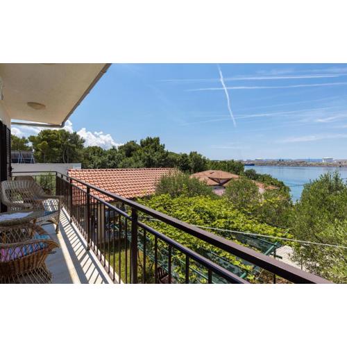 Lovely Apartment In Omisalj With Wi-Fi