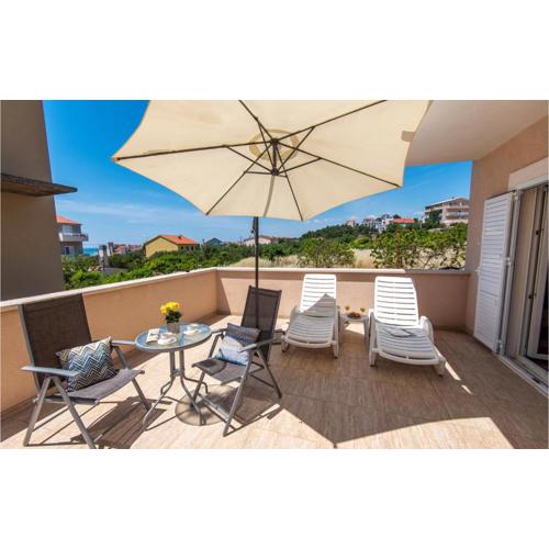 Lovely Apartment In Podstrana With Wifi
