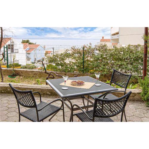 Lovely Apartment In Podstrana With Wifi