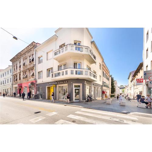 Lovely Apartment In Pula With Kitchen