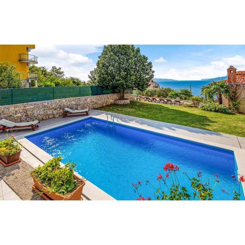 Lovely Apartment In Rijeka With Wifi
