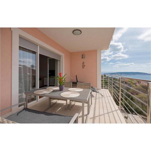 Lovely Apartment In Seget Donji