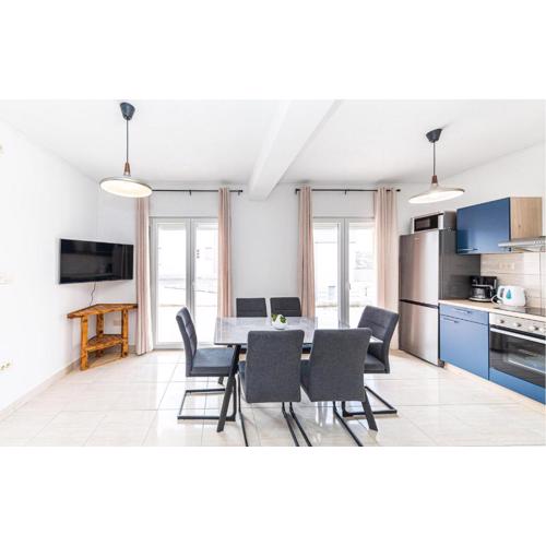 Lovely Apartment In Sevid With Kitchen