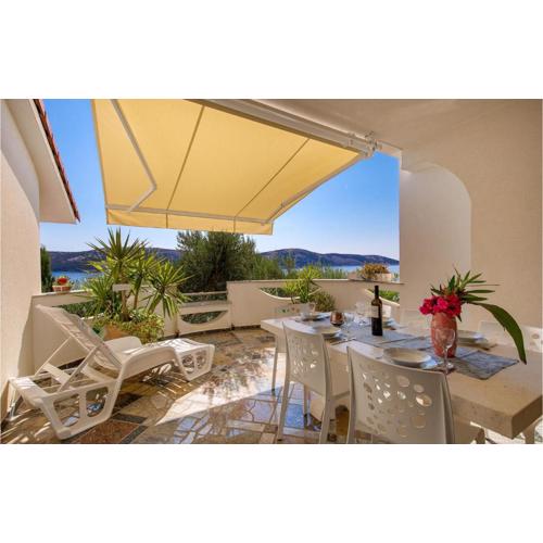 Lovely Apartment In Stara Novalja