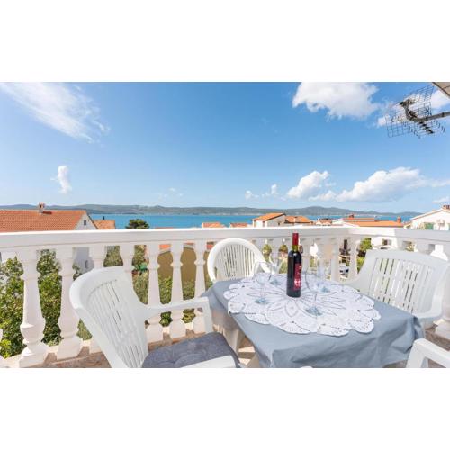 Lovely Apartment In Sveti Filip I Jakov