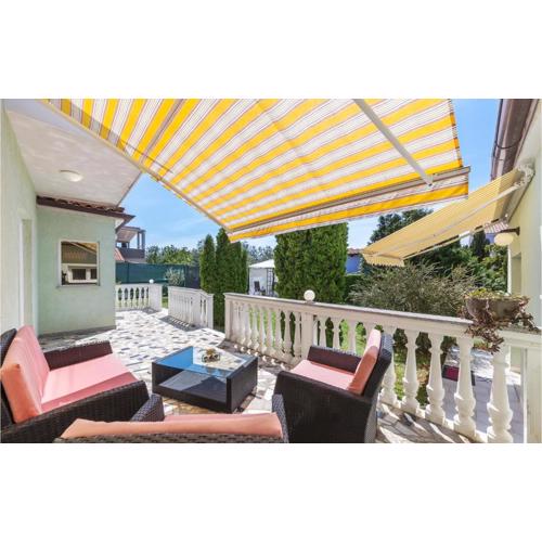 Lovely Apartment In Valtura With Wifi
