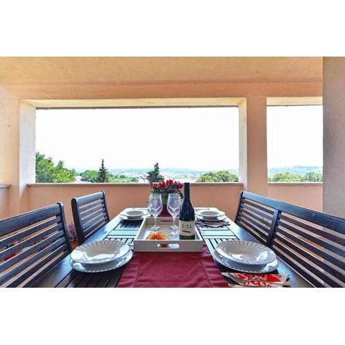 Lovely apartment overlooking the sea - MORE