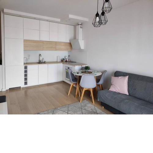 Lovely Apartment vis-a-vis Medicover and Paley Institute