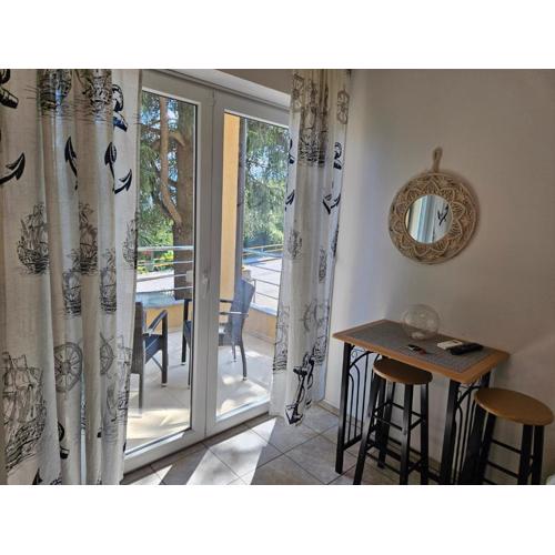 Lovely apartment with a private terrace and sea view