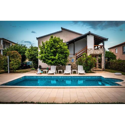 Lovely, big, apt1 with privat pool