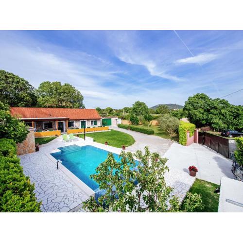 Lovely holiday home with private infinity pool