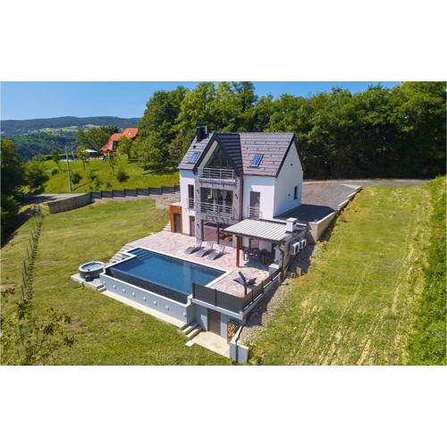 Lovely Home In Bedenica With Jacuzzi