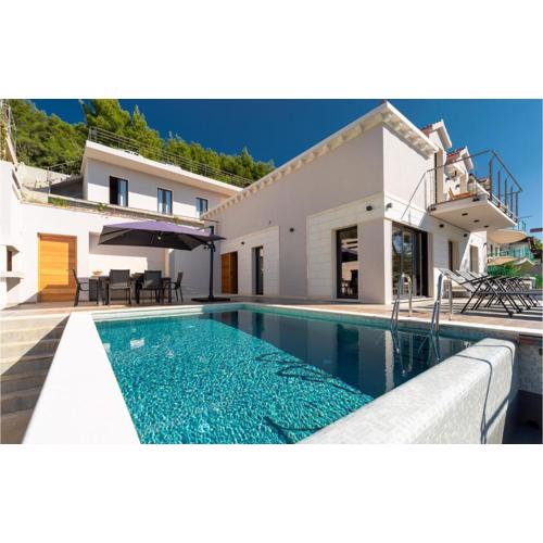 Lovely Home In Blato With Jacuzzi