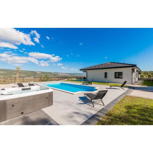 Lovely Home In Grubine With Sauna